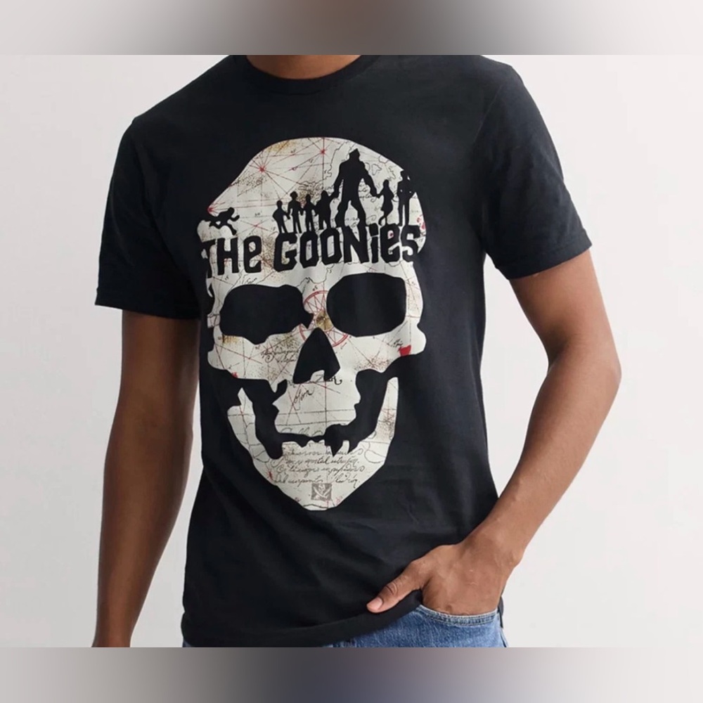 NWT The‎ Goonies SKULL MAP BLACK SHIRT MENS SIZE Medium